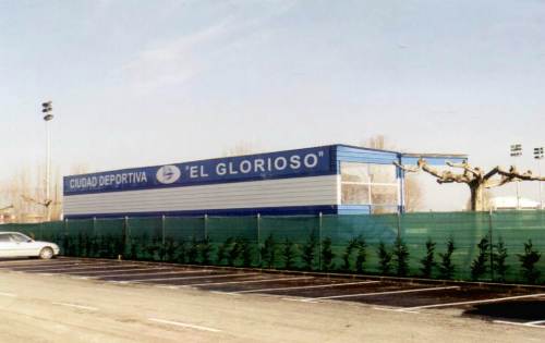 Instalaciones Deportivas El Glorioso - Trib�ne von hinten