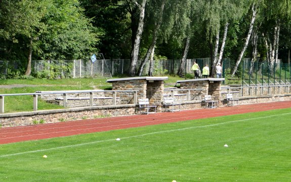 Spiegelwaldstadion <i>Gr&uuml;nhain-Beierfeld</i>