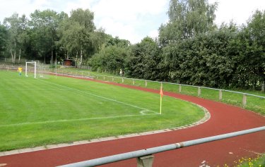 Spiegelwaldstadion <i>Gr&uuml;nhain-Beierfeld</i>