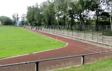Spiegelwaldstadion <i>Gr&uuml;nhain-Beierfeld</i>