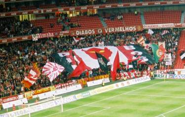 Est&aacute;dio da Luz - Intro Benfica-Fans Coca-Cola-Trib&uuml;ne