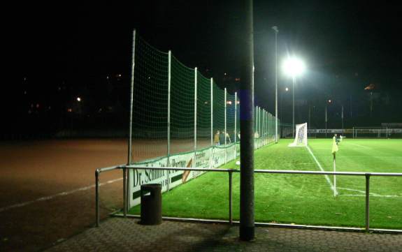 Auf dem B&uuml;hl - Hintertorbereich mit Nebenplatz