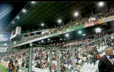 San Mam&eacute;s - Gegentrib&uuml;ne flacher Winkel