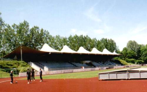Waldstadion B&ouml;blingen Dagersheim -  Trib&uuml;ne aus anderer Perspektive