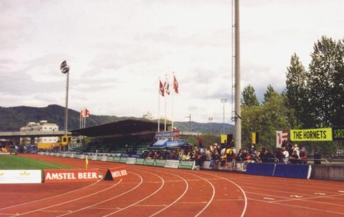 Stade de la Blancherie - Blick von der Kurve auf der Trib�ne