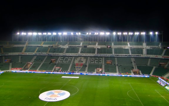 Estadio Manuel Mart�nez Valero