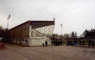 Stade Emile Mayrisch - Trib&uuml;ne R&uuml;ckansicht und Gegenseite