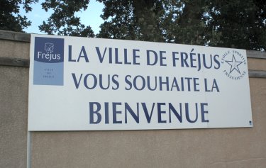 Stade Eug&egrave;ne Pourcin