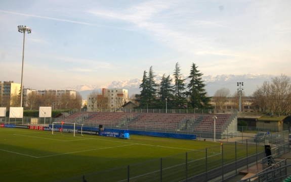 Stade de Lesdigui&egrave;res