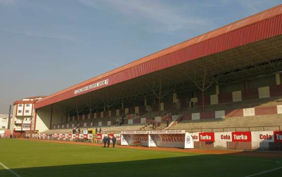 G&uuml;ng&ouml;ren Mimar Yahya Bas - Gegentrib&uuml;ne