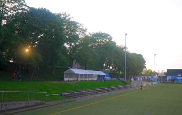 Kunstrasenplatz an der W&ouml;rthstra&szlig;e