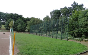 Sportplatz Oberst&uuml;ter