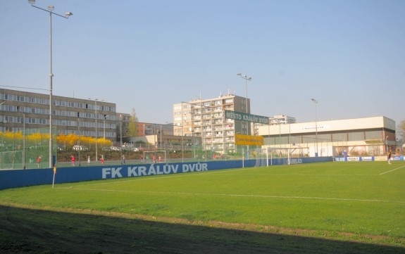 Stadion Kr&aacute;lův Dvůr