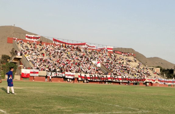 Estadio Universidad Nacional  de Ingenier&iacute;a
