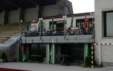 ZD Ljubljana - Terasse des Clubheims, nach dem Spiel wieder mit Leute drauf