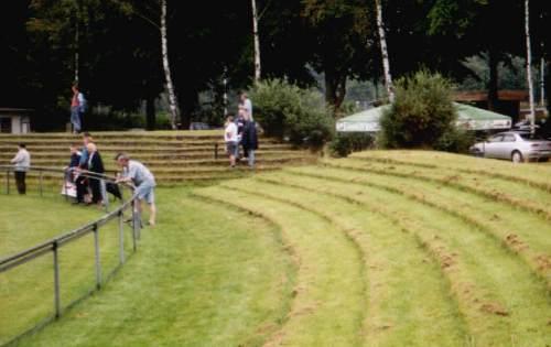 VfR-Stadion - Kurve ganz in gr�n