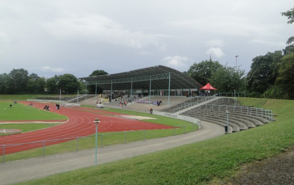 Sportstadion im Sportpark Illosh&ouml;he