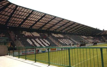 tadi&oacute;n FC Petralka - Seitentrib�ne unbesetzt