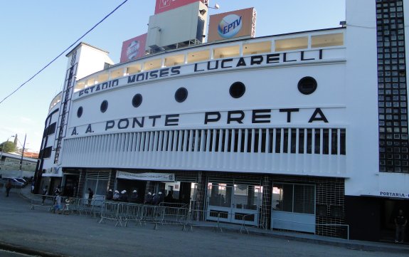Est&aacute;dio Mois&eacute;s Lucarelli (Est&aacute;dio Majestoso)