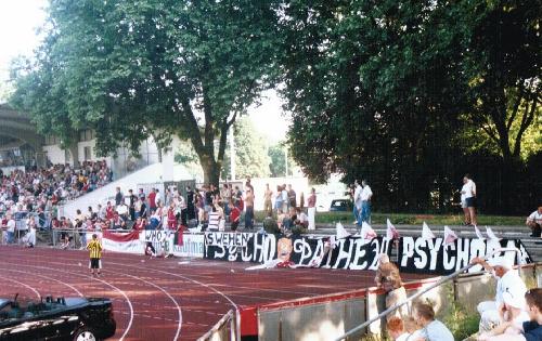 Stadion R�sselsheim - Wehen-Fans ohne...