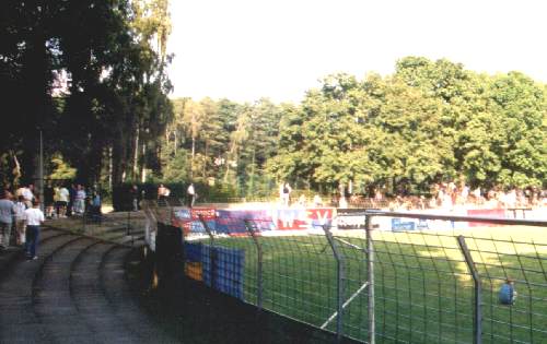 Union-Stadion am Hermann-L&ouml;ns-Weg - Blick aus der Kurve auf die Gegenseite