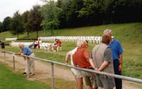 Sportplatz an der Wallbacher Str. - Sitzplatztrib&uuml;ne